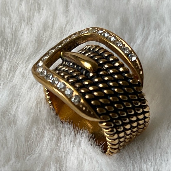 BUCKLE RING Gold Plated with Clear Stone Sz 6 - Picture 7 of 8